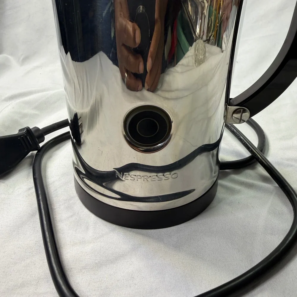 Nespresso Aeroccino 3 Electric Milk Frother Chrome Stainless Steel Working